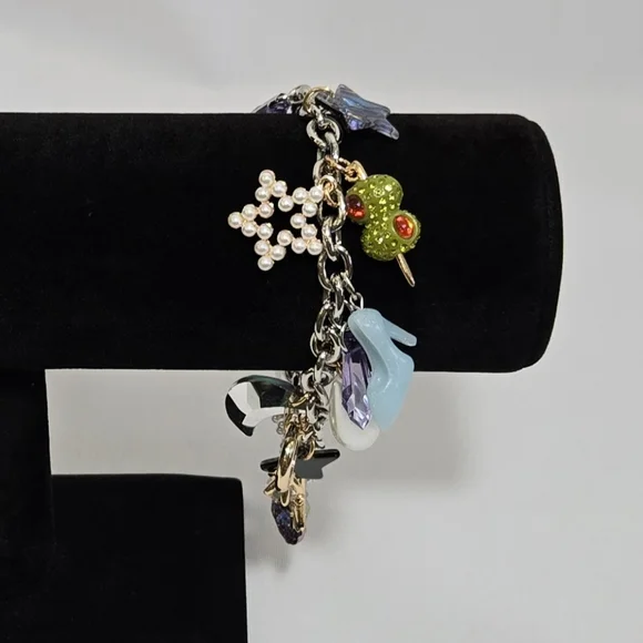 Betsey Johnson Charm Bracelet #959 - Picture 6 of 16